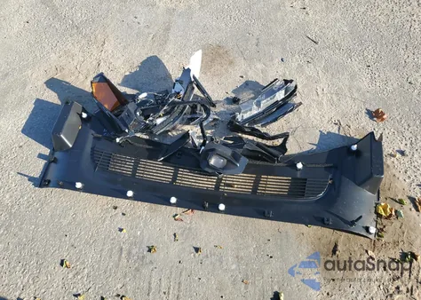 2026 Tesla Model Y z USA, uszkodzony, nr VIN 7SAYGDED6TA463848